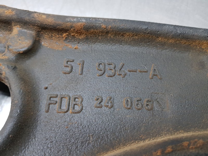 Recambio de brazo suspension inferior delantero izquierdo para renault master iii furgón referencia OEM IAM 8200688871  