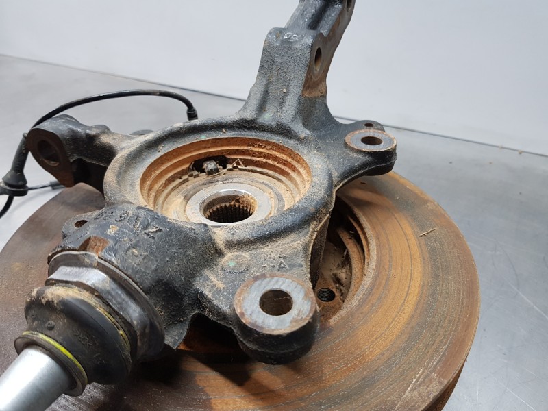 Recambio de mangueta delantera izquierda para renault master iii furgón referencia OEM IAM 400150081R 400151061R 