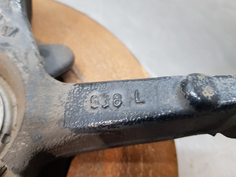 Recambio de mangueta delantera derecha para renault kangoo combi referencia OEM IAM 8200755588  