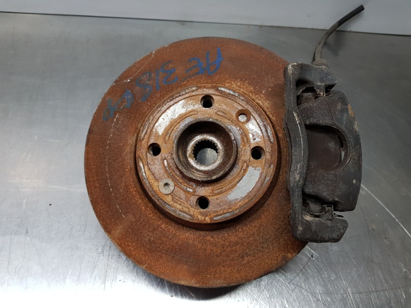 Recambio de mangueta delantera derecha para renault kangoo combi referencia OEM IAM 8200755588  