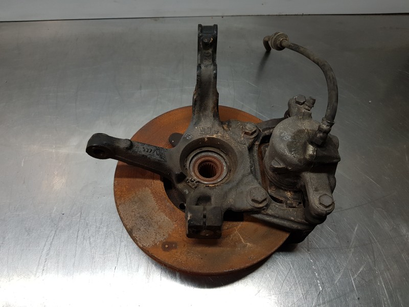 Recambio de mangueta delantera izquierda para renault kangoo combi referencia OEM IAM 8200755584  