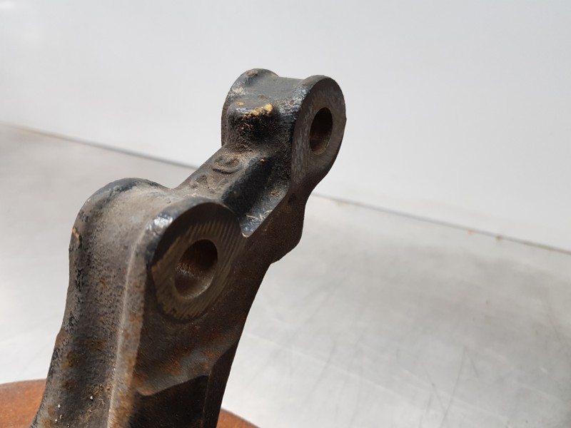 Recambio de mangueta delantera izquierda para renault kangoo combi referencia OEM IAM 8200755584  