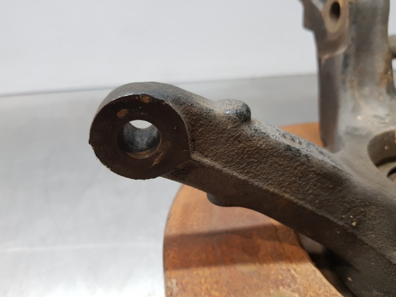 Recambio de mangueta delantera izquierda para renault kangoo combi referencia OEM IAM 8200755584  