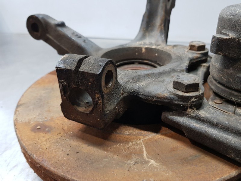 Recambio de mangueta delantera izquierda para renault kangoo combi referencia OEM IAM 8200755584  