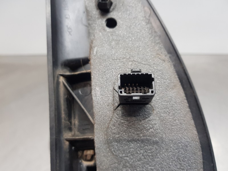 Recambio de retrovisor izquierdo para renault kangoo combi referencia OEM IAM 7701068840  