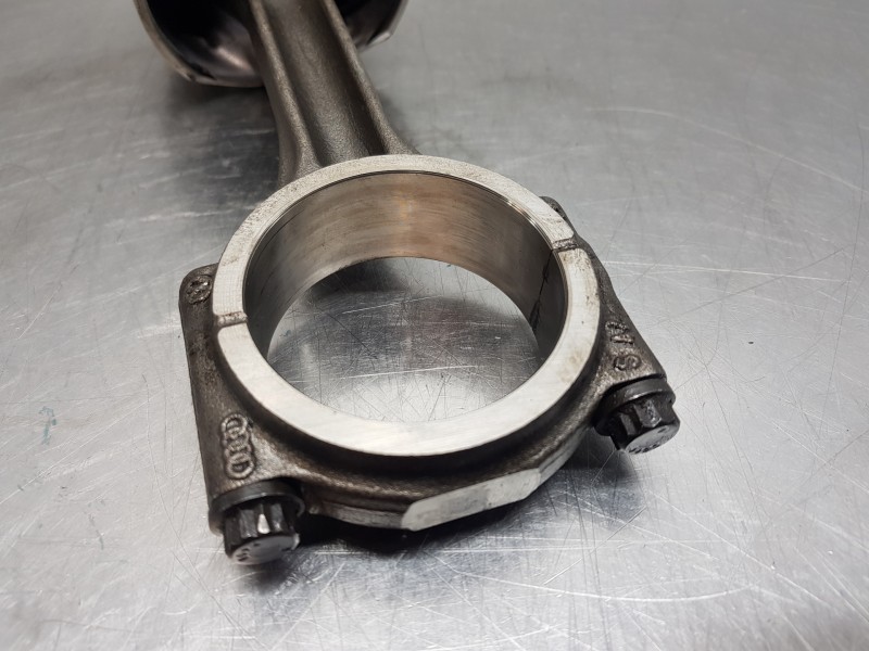 Recambio de biela para audi q5 (fyb) quattro referencia OEM IAM 04L105401A  