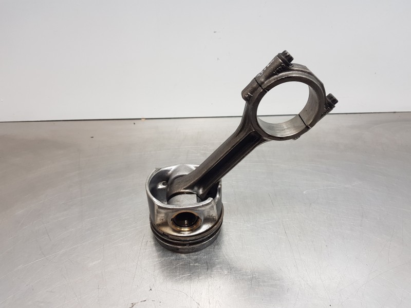 Recambio de biela para audi q5 (fyb) quattro referencia OEM IAM 04L105401A  