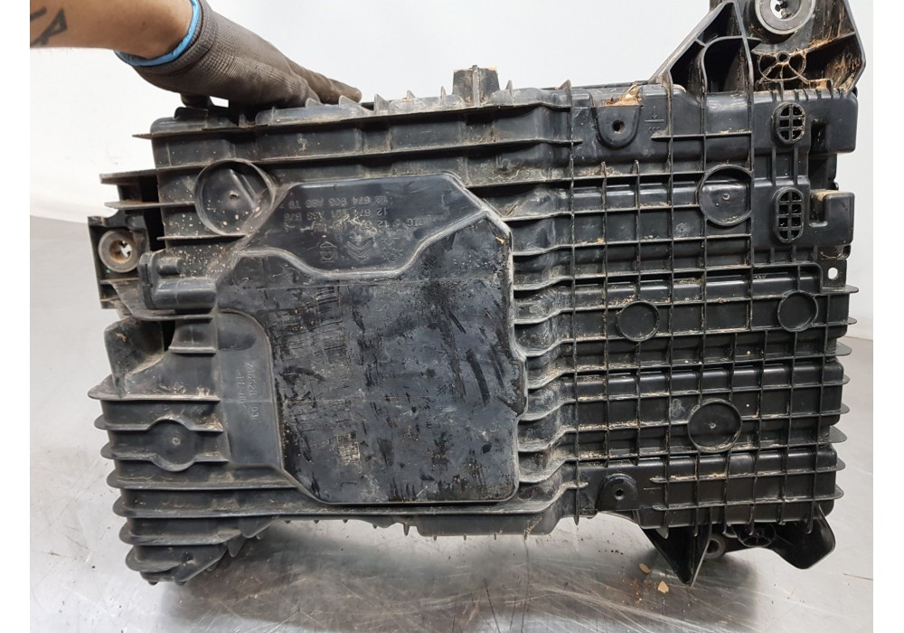 Recambio de deposito aditivo adblue fap ( deposito grande ) para peugeot 308 sw style referencia OEM IAM 9813676180   Recambio de deposito aditivo adblue fap ( deposito grande ) para peugeot 308 sw style referencia OEM IAM 9813676180