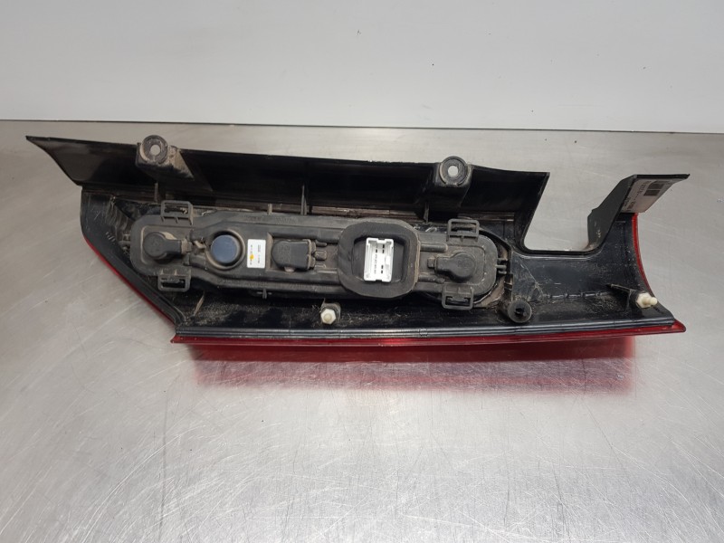 Recambio de piloto trasero izquierdo para renault kangoo combi referencia OEM IAM 26559212R  