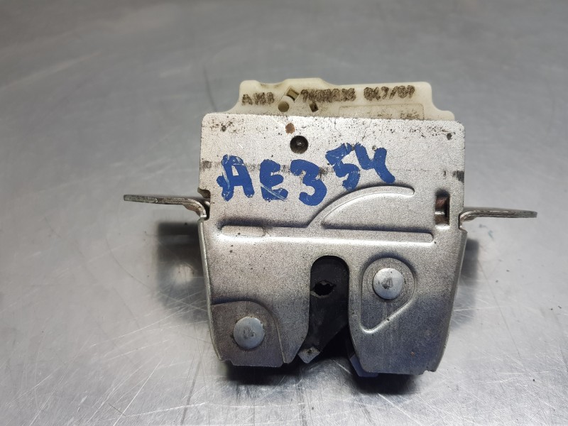 Recambio de cerradura maletero / porton para mercedes clase b (w245) standard referencia OEM IAM A1697400235  