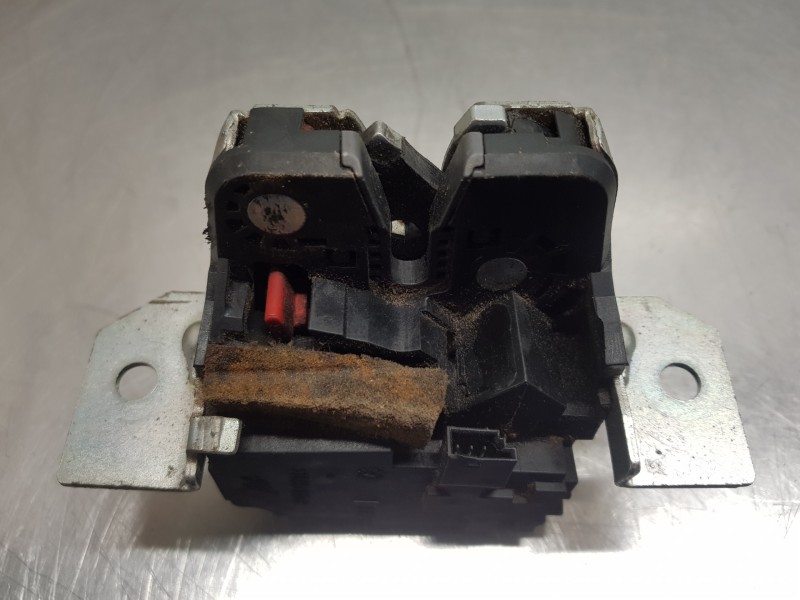 Recambio de cerradura maletero / porton para mercedes clase b (w245) standard referencia OEM IAM A1697400235  