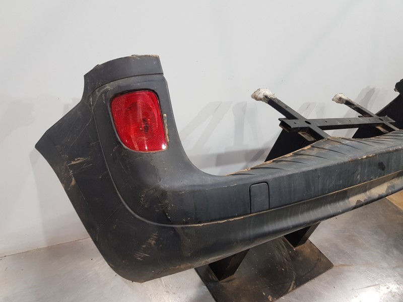 Recambio de paragolpes trasero para renault kangoo combi referencia OEM IAM 7701478196  