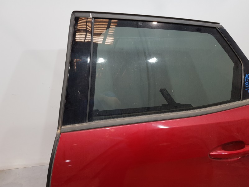 Recambio de puerta trasera izquierda para peugeot 3008 active referencia OEM IAM 812317280  