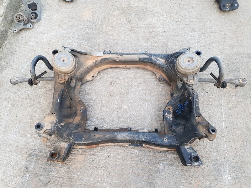 Recambio de puente delantero para mercedes clase glk (w204) glk 4matic referencia OEM IAM A2046280457  