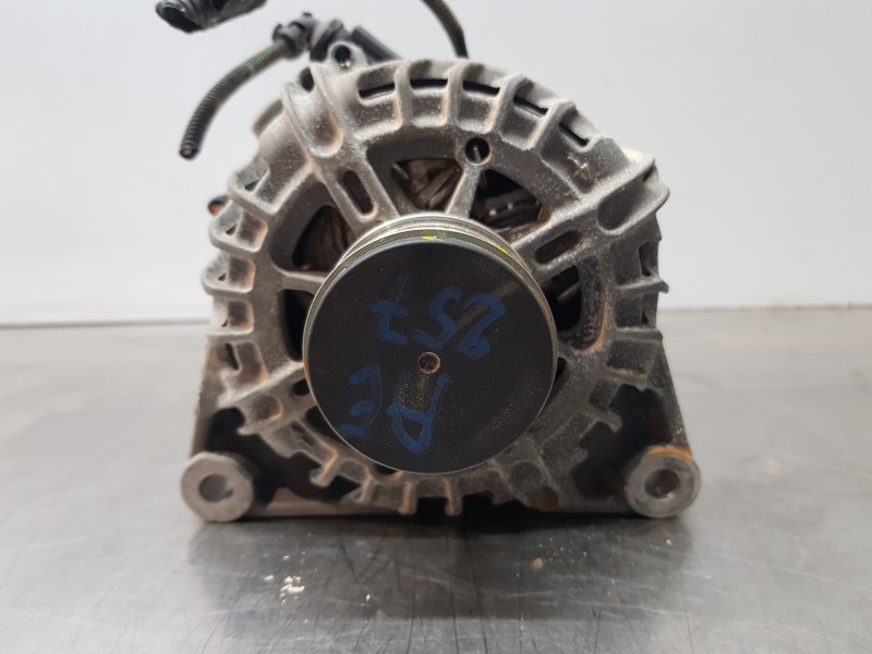 Recambio de alternador para opel corsa f elegance referencia OEM IAM 9835689480  