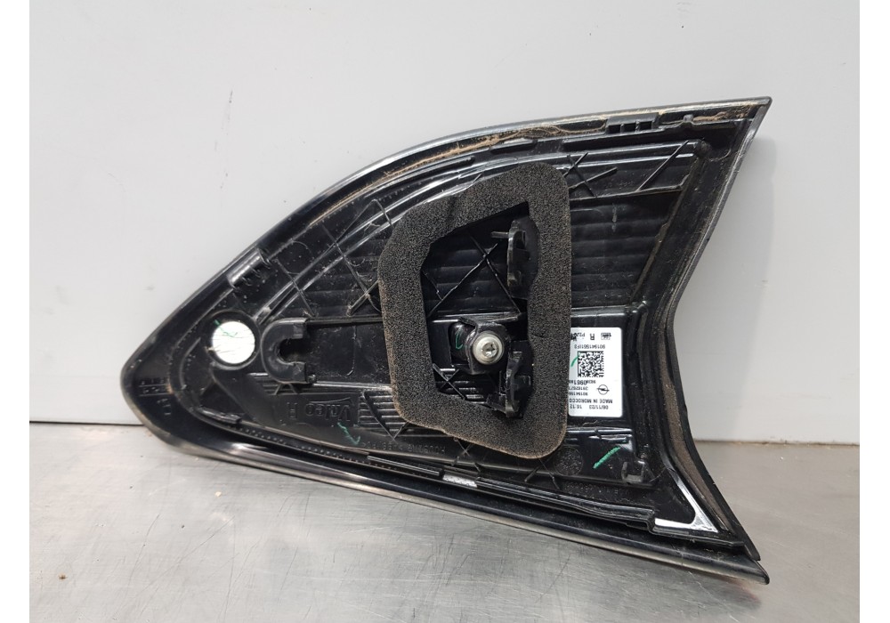 Recambio de piloto trasero derecho interior para opel corsa f elegance referencia OEM IAM 9830096180  