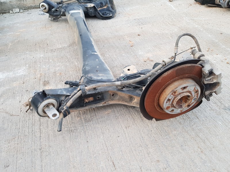 Recambio de puente trasero para peugeot 308 sw style referencia OEM IAM 1630729480  