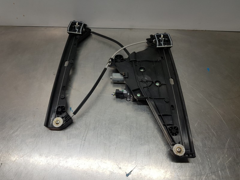 Recambio de elevalunas delantero derecho para opel corsa f elegance referencia OEM IAM 9829043380  