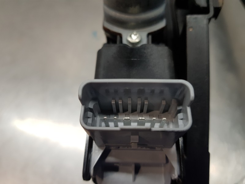 Recambio de elevalunas delantero derecho para opel corsa f elegance referencia OEM IAM 9829043380  