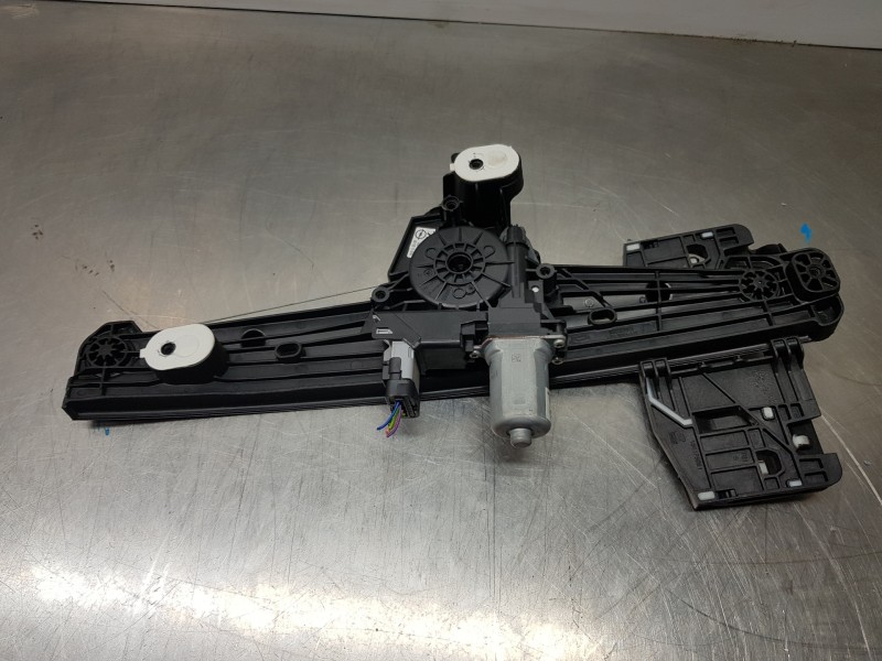 Recambio de elevalunas trasero derecho para opel corsa f elegance referencia OEM IAM 9829045580  