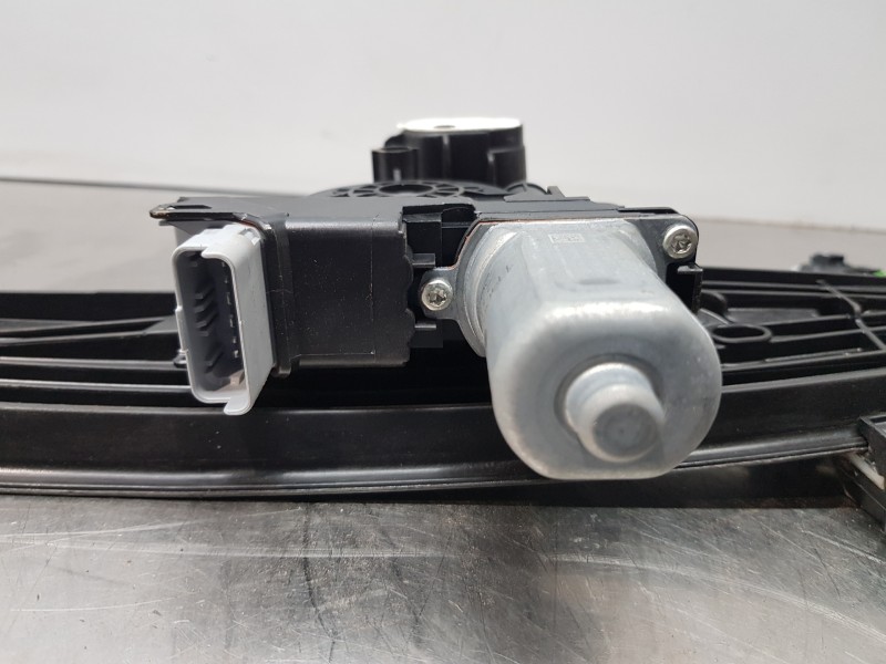 Recambio de elevalunas trasero derecho para opel corsa f elegance referencia OEM IAM 9829045580  