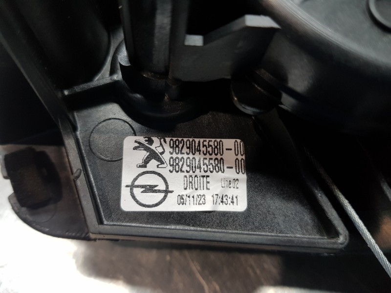 Recambio de elevalunas trasero derecho para opel corsa f elegance referencia OEM IAM 9829045580  