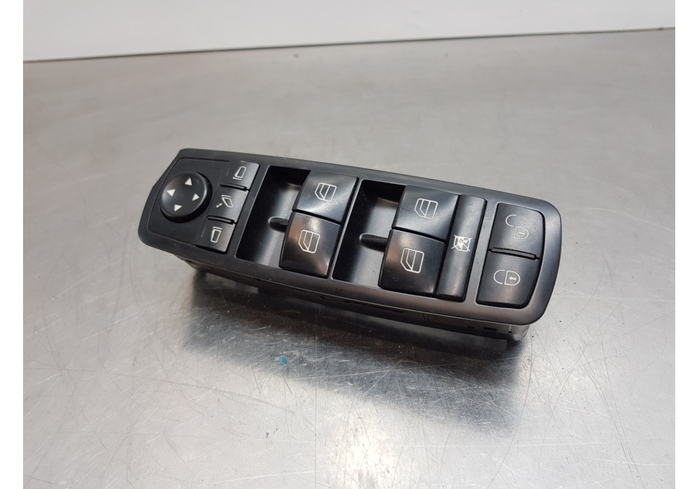 Recambio de mando elevalunas delantero izquierdo para mercedes clase b (w245) standard referencia OEM IAM A1698206710   Recambio de mando elevalunas delantero izquierdo para mercedes clase b (w245) standard referencia OEM IAM A1698206710