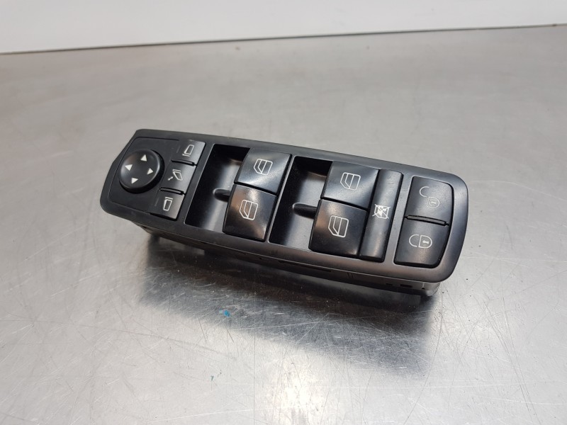 Recambio de mando elevalunas delantero izquierdo para mercedes clase b (w245) standard referencia OEM IAM A1698206710  