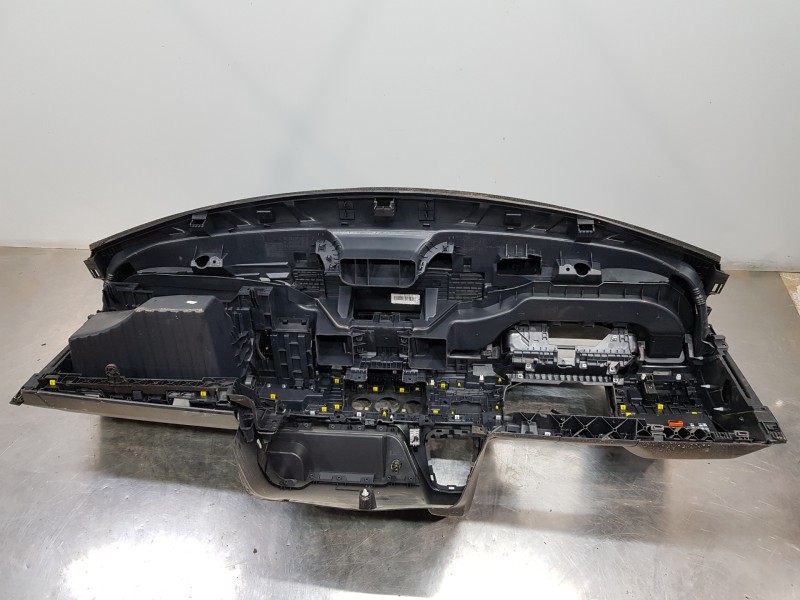 Recambio de salpicadero para renault master iii furgón referencia OEM IAM 670004699R  