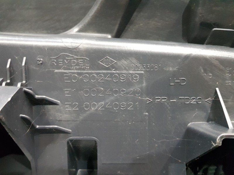 Recambio de salpicadero para renault master iii furgón referencia OEM IAM 670004699R  