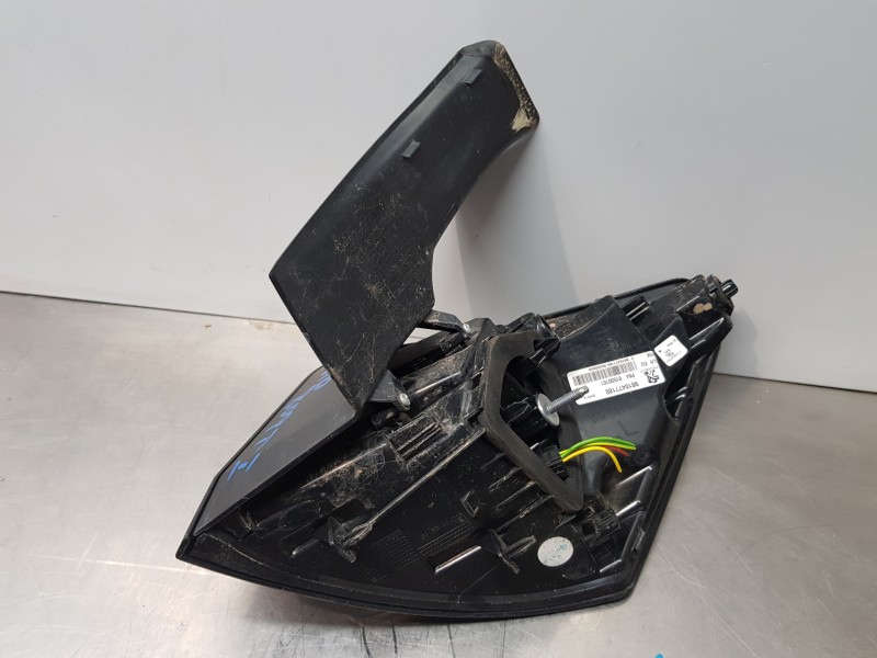 Recambio de piloto trasero izquierdo para peugeot 3008 active referencia OEM IAM 9810477180   Recambio de piloto trasero izquierdo para peugeot 3008 active referencia OEM IAM 9810477180