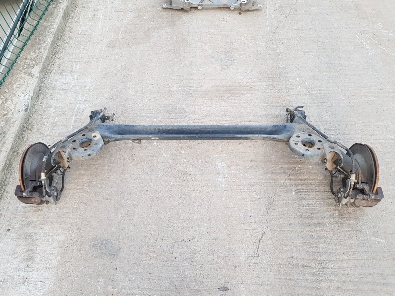 Recambio de puente trasero para toyota auris active referencia OEM IAM 4210102260   Recambio de puente trasero para toyota auris active referencia OEM IAM 4210102260