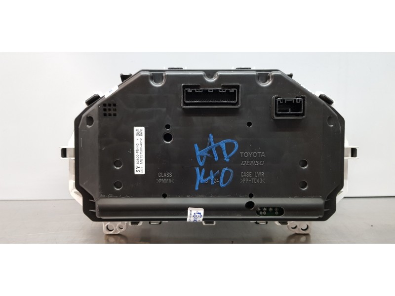 Recambio de cuadro instrumentos para toyota yaris hybrid active referencia OEM IAM 83800F5440  