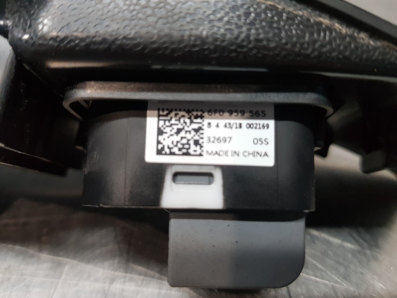 Recambio de mando elevalunas delantero izquierdo para seat ibiza (kj1) style referencia OEM IAM 5G0959857F   Recambio de mando elevalunas delantero izquierdo para seat ibiza (kj1) style referencia OEM IAM 5G0959857F