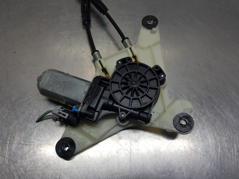 Recambio de elevalunas delantero derecho para renault master iii furgón referencia OEM IAM 807200008R  