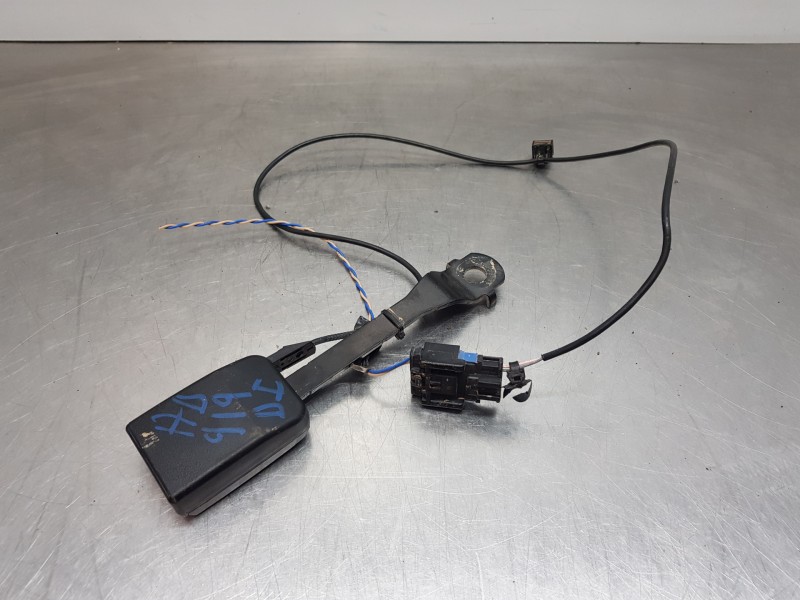 Recambio de enganche del cinturon delantero izq para renault master iii furgón referencia OEM IAM 878163557R  