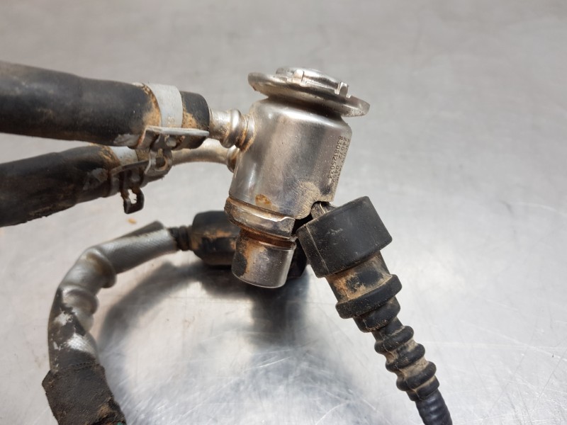 Recambio de inyector para renault master iii furgón referencia OEM IAM 160721041R  