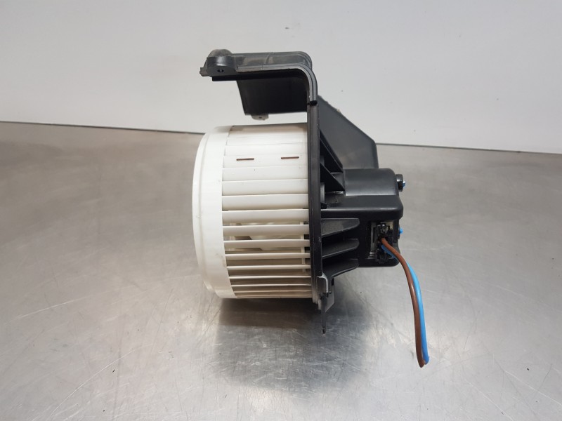 Recambio de motor calefaccion para renault master iii furgón referencia OEM IAM 7701068976 173830100 