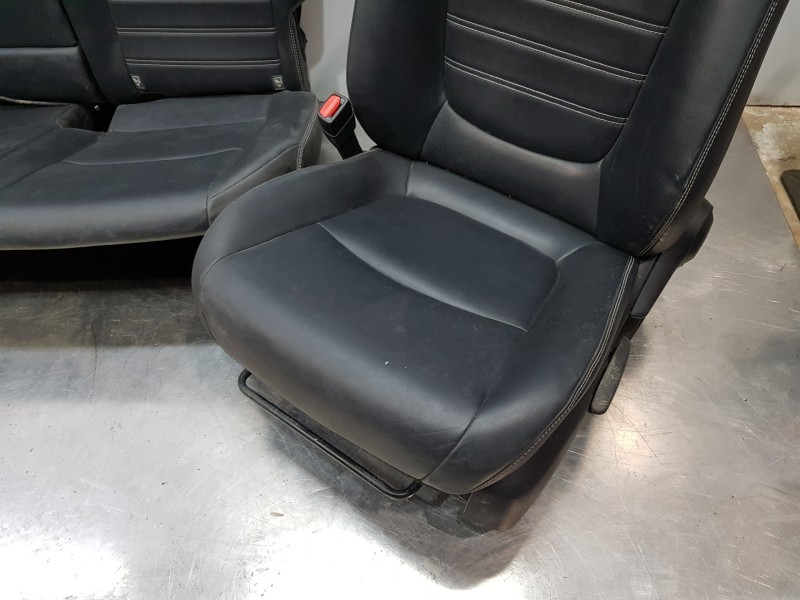 Recambio de juego asientos completo para toyota rav 4 hybrid referencia OEM IAM 7151242170 7150142040 7165142200 Recambio de juego asientos completo para toyota rav 4 hybrid referencia OEM IAM 7151242170 7150142040 7165142200