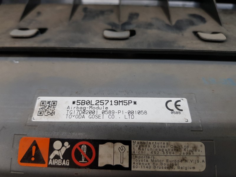 Recambio de kit airbag para toyota rav 4 hybrid referencia OEM IAM 7396042110 8917042A60  Recambio de kit airbag para toyota rav 4 hybrid referencia OEM IAM 7396042110 8917042A60