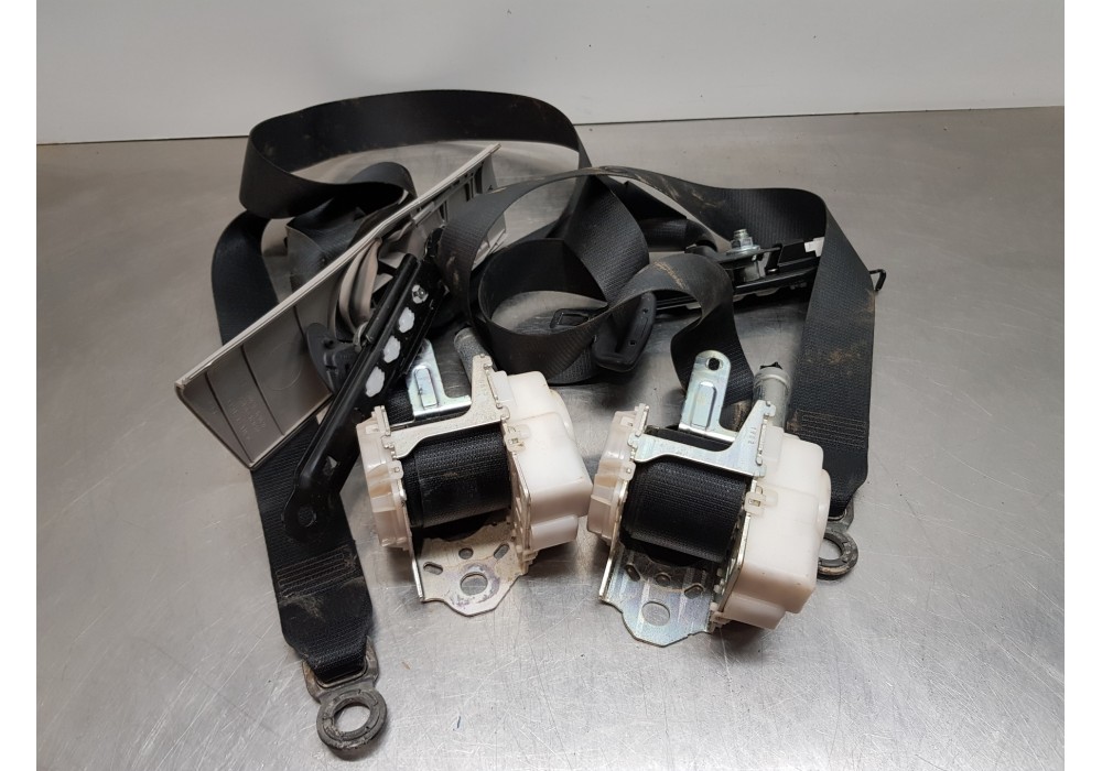 Recambio de kit airbag para toyota rav 4 hybrid referencia OEM IAM 7396042110 8917042A60  Recambio de kit airbag para toyota rav 4 hybrid referencia OEM IAM 7396042110 8917042A60