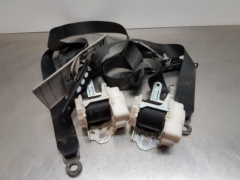 Recambio de kit airbag para toyota rav 4 hybrid referencia OEM IAM 7396042110 8917042A60  Recambio de kit airbag para toyota rav 4 hybrid referencia OEM IAM 7396042110 8917042A60