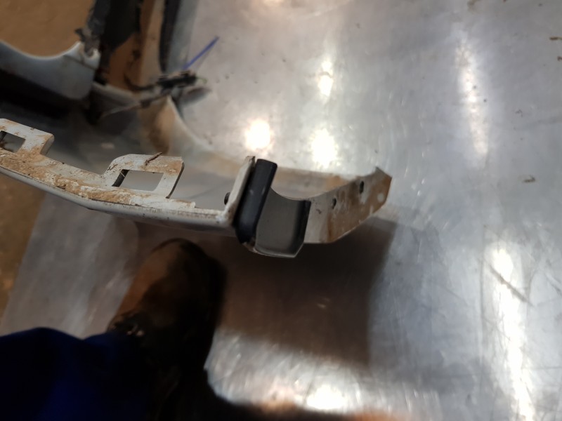 Recambio de paragolpes trasero para ford transit custom kasten custom referencia OEM IAM 2183637 2183641 2185209