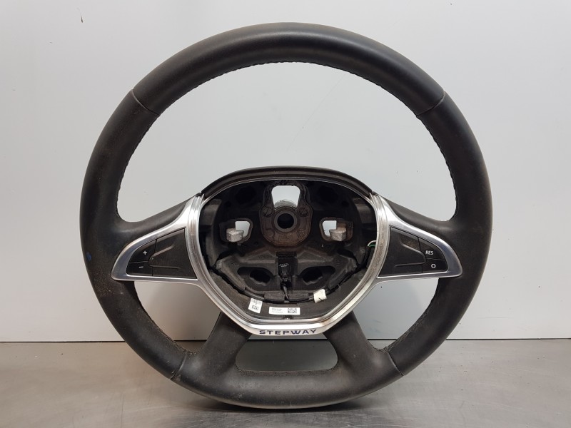 Recambio de volante para dacia sandero stepwey referencia OEM IAM 484007478R  