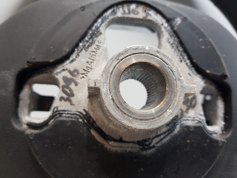 Recambio de volante para dacia sandero stepwey referencia OEM IAM 484007478R  