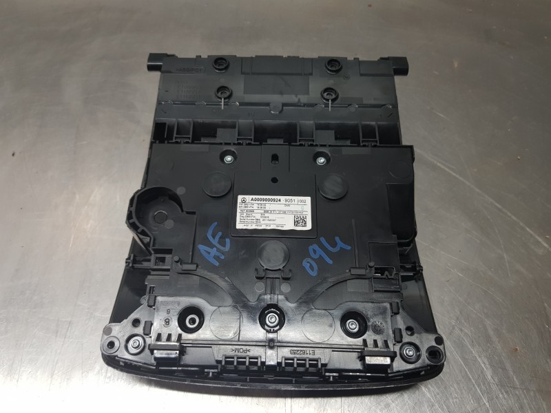 Recambio de luz interior para mercedes clase a (w177) 200 d referencia OEM IAM A0009000924  