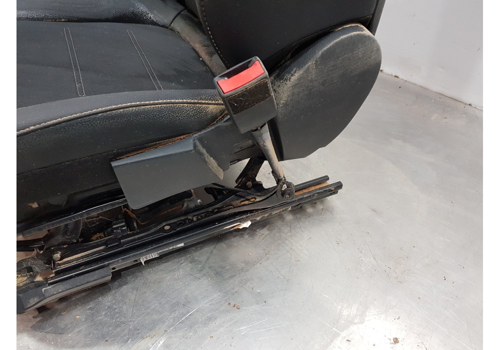 Recambio de asiento delantero derecho para mercedes clase a (w177) 200 d referencia OEM IAM A0009103312 A1779102403 A17791024039
