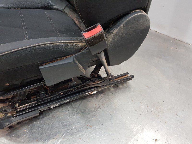Recambio de asiento delantero derecho para mercedes clase a (w177) 200 d referencia OEM IAM A0009103312 A1779102403 A17791024039