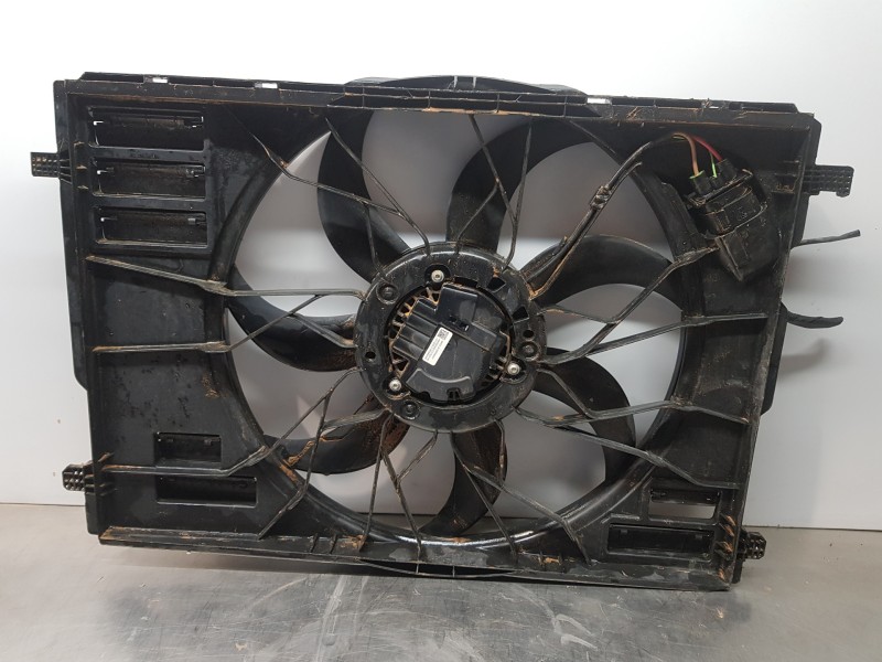 Recambio de electroventilador para mercedes clase a (w177) 200 d referencia OEM IAM A2479060100  