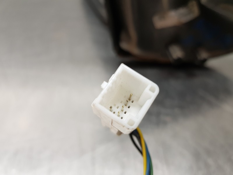 Recambio de retrovisor izquierdo para dacia sandero essential referencia OEM IAM 963025411R  